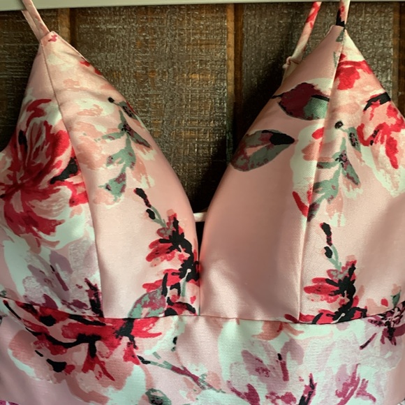 NWT pink homecoming mini dress floral fit & flare … perfect for HOCO size 3 - Picture 7 of 15